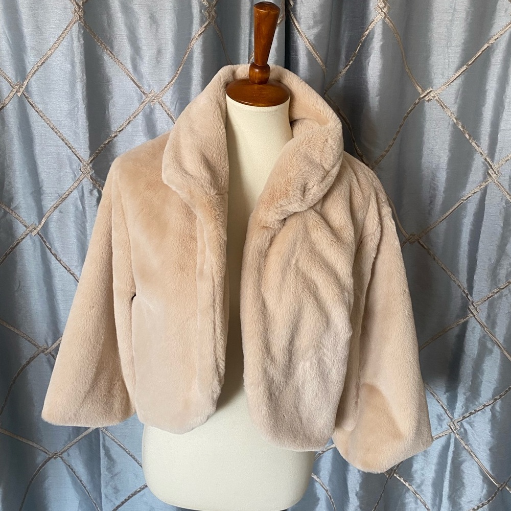 WD.NY Elegant Cream Faux Fur Jacket